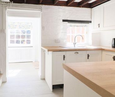 2 bedroom end of terrace house to rent - Photo 5