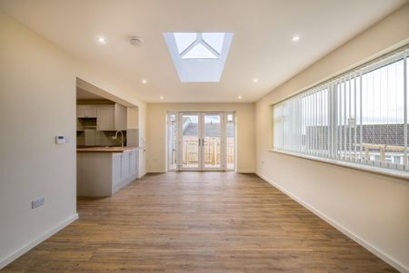 4 bedroom chalet to rent - Photo 3