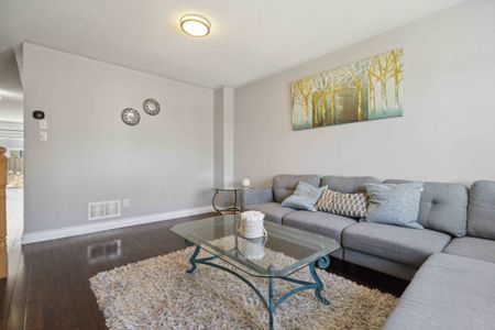 For Lease - 26 Farmstead Drive, Clarington, Ontario - Photo 3