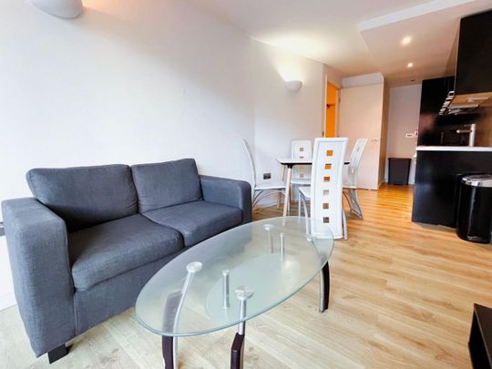 2 bedroom Flat To Let - Photo 1