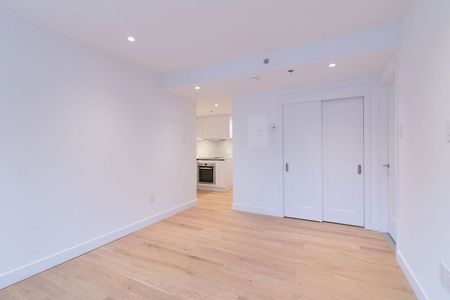 3455 Aylmer - Photo 2