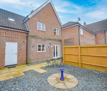 3 bedroom link detached house to rent - Photo 2