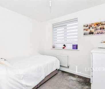 3 bedroom semi-detached house to rent - Photo 5