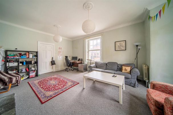 3 bedroom end of terrace house to rent - Photo 1