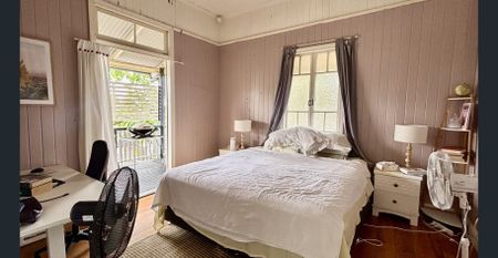 Charming Queenslander in a Prime Location - Photo 4