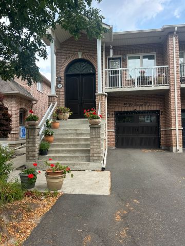 For Lease - 15 Ed Quigg Way, Vaughan, Ontario - Photo 3