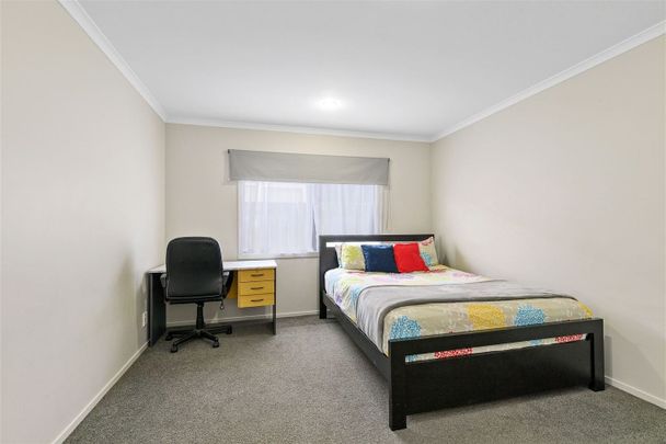 11 Hauora Lane, Taita - Photo 1