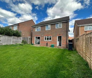 Almond Drive, Thatcham, RG18 - Photo 1