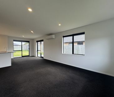 23 Minerva Crescent, Woodend - Photo 2