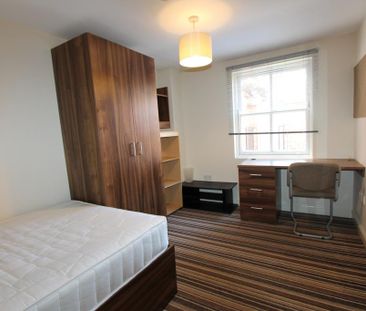 6 bedroom flat to rent - Photo 2