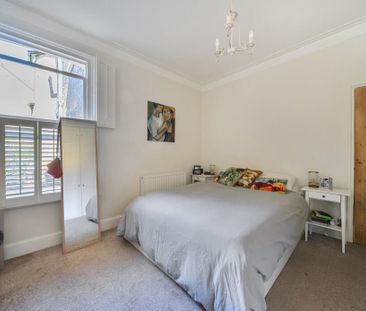 2 Bed Flat, Emmanuel Road, SW12 - Photo 4
