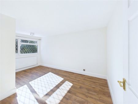 3 bed End Terrace House for rent - Photo 4