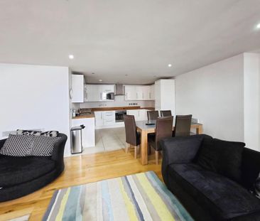 3 bedroom flat to rent - Photo 2