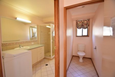 50 Panorama Drive (Granny Flat), Glenvale QLD 4350 - House For Rent | Domain - Photo 2