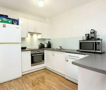 Convenient Apartment - Photo 2
