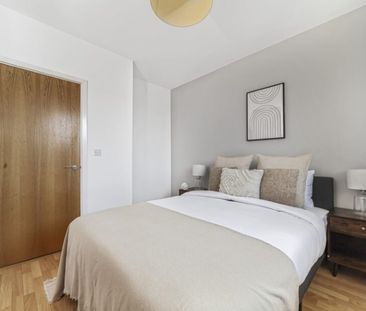 Celandine Drive, London, E8 - Photo 5