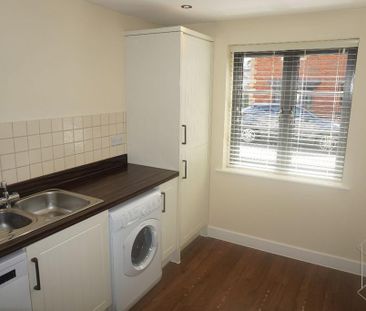 3 bedroom terraced house to rent - Photo 5
