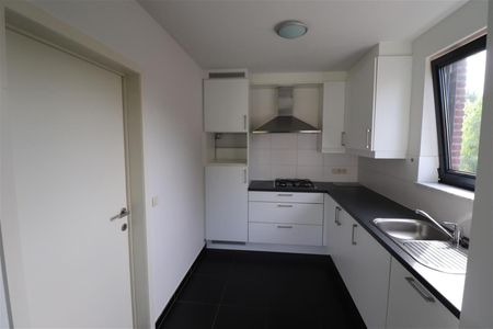 Een appartement op de 1ste verdieping met 2 slaapkamers en terras. - Photo 4