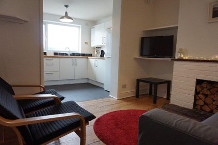 3 bedroom end of terrace house to rent - Photo 2