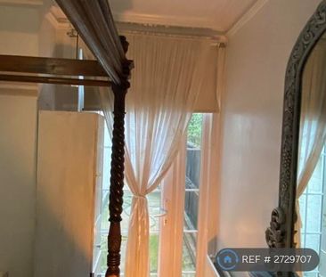 1 bedroom in a flat share to rent - Photo 3