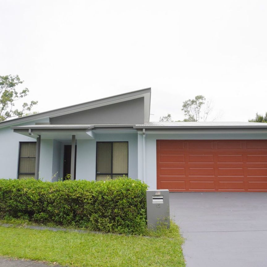 4 Bed, 2 Bath, 2 Car House in Oxenford – Ideal Family Living Awaits! - Photo 1