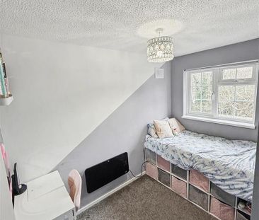 4 bedroom semi-detached house to rent - Photo 5