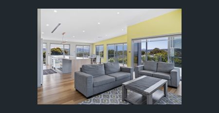 Modern home with amazing views - Photo 2