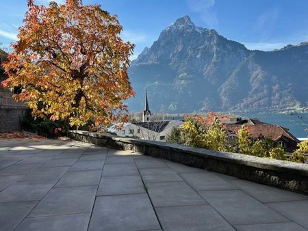 Renovierte 2.5 Zimmerwohnung mit tollem Terrassenbereich & Seeblick - Foto 2