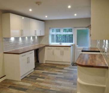 3 bedroom semi-detached house to rent - Photo 6