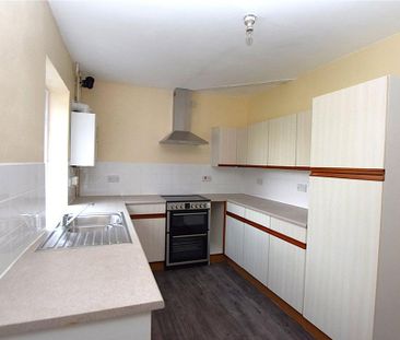 3 bedroom semi-detached house to rent - Photo 6