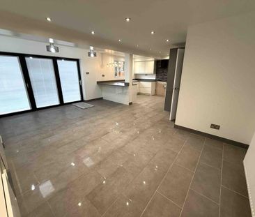 4 bedroom detached house to rent - Photo 1