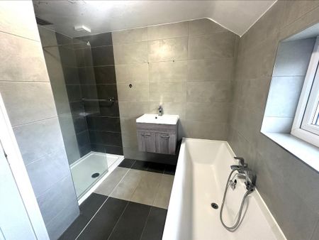 3 bedroom terraced house to rent - Photo 5