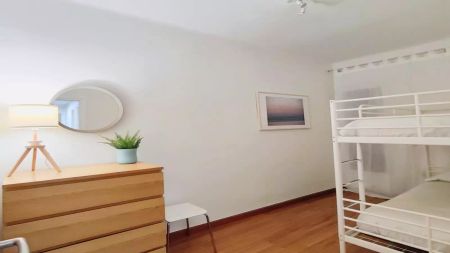 3-bedroom apartment for rent in Sants - Photo 3