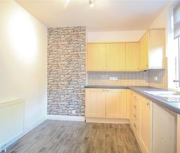2 bedroom end of terrace house to rent - Photo 2