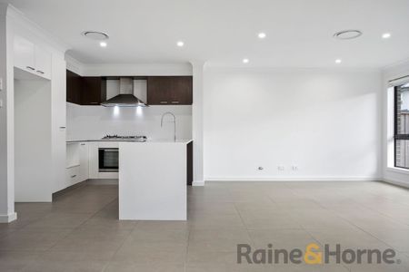 3 Bedroom Single Story Home - Photo 2