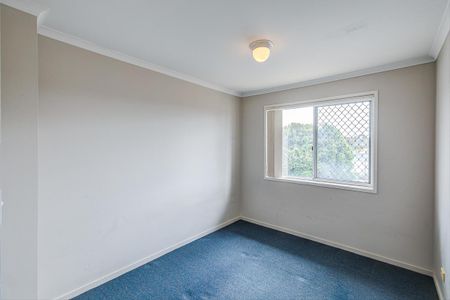 Spacious Townhouse In A Quiet Complex - Photo 5