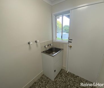 THREE BEDROOM FAMILY HOME - Photo 6