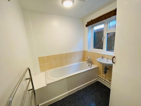 3 bedroom cottage to rent - Photo 4