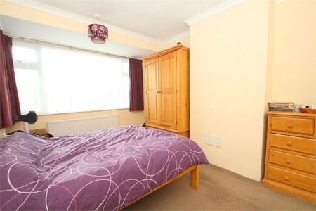 4 bedroom semi-detached house to rent - Photo 5