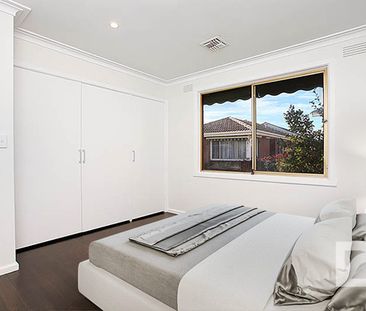 Charming two bedroom villa in Parkdale - Photo 4