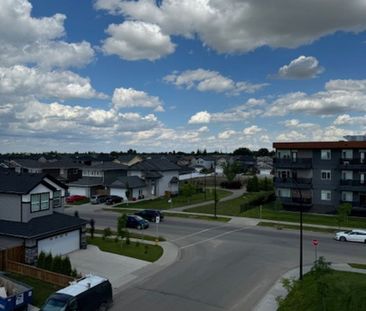 Top Floor 2 Bedroom Condo in Kensington - Photo 1