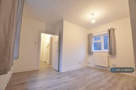 1 bedroom flat to rent - Photo 3