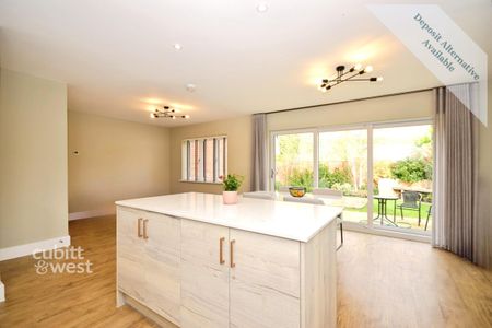 4 bedroom detached house to rent - Photo 3