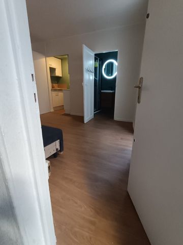 STUDIO 17M² ECUSSON - Photo 3