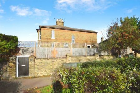 2 bedroom end of terrace house to rent - Photo 5