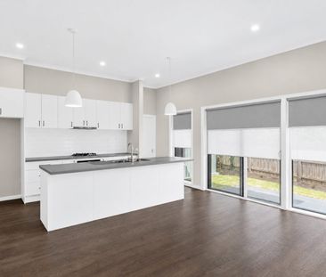 Spacious and Modern! - Photo 3