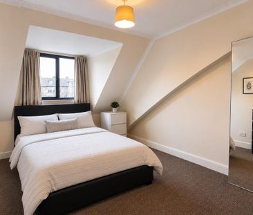 3 bedroom flat to rent - Photo 1