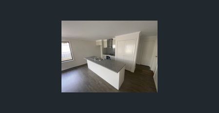 Near New 3 Bedroom Home In The Rise - Photo 2