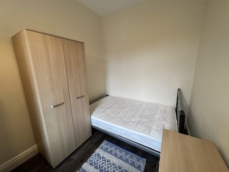 Brownlow Street, The Groves - P1004 - Photo 5