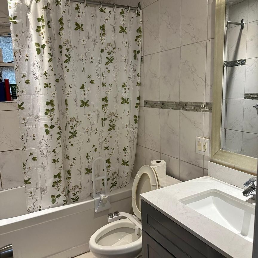 For Lease - 7166 Shallford Road, Mississauga, Ontario - Photo 1